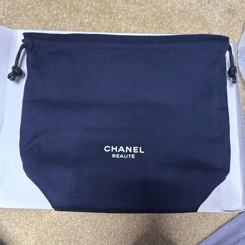 💔💔NOT FOR SALE💔💔 Chanel Beauty Pouch